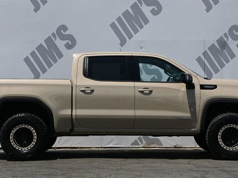 Used 2023 GMC Sierra 1500 Elevation w/ Elevation Premium Package AWD/4WD image 4