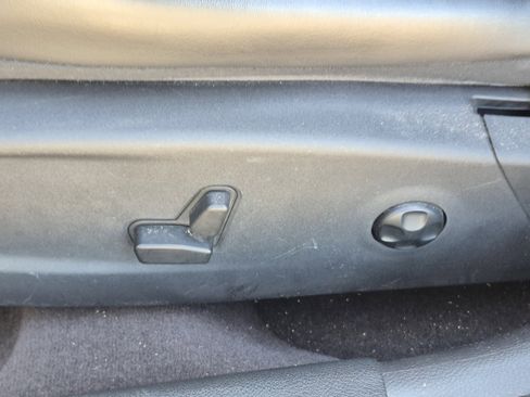 Used 2018 Chrysler 300 Touring L RWD image 15