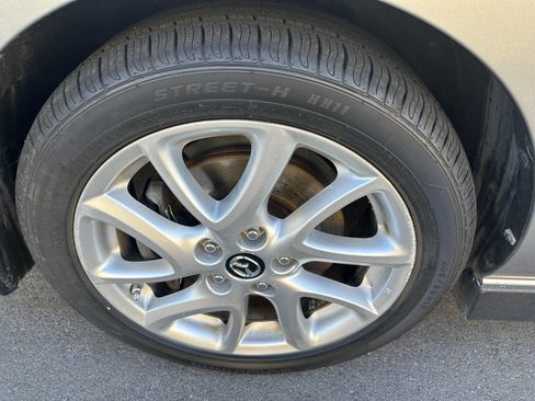 Used 2013 MAZDA MAZDA5 Touring image 8