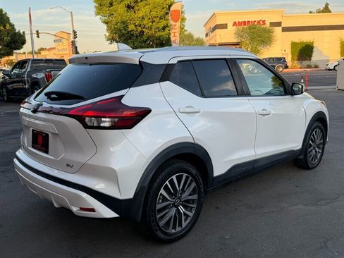 Used 2022 Nissan Kicks SV FWD image 15