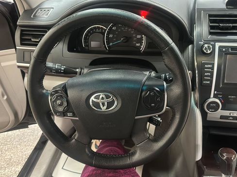 Used 2014 Toyota Camry XLE FWD image 18
