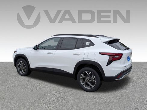 New 2026 Chevrolet Trax LT image 25