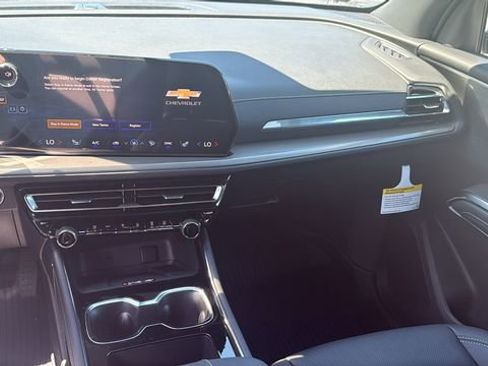 New 2026 Chevrolet Traverse LT w/ Driver Confidence Package FWD image 29