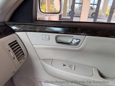 Used 2008 Cadillac DTS FWD image 48