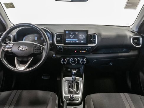 Used 2025 Hyundai Venue SEL FWD image 28