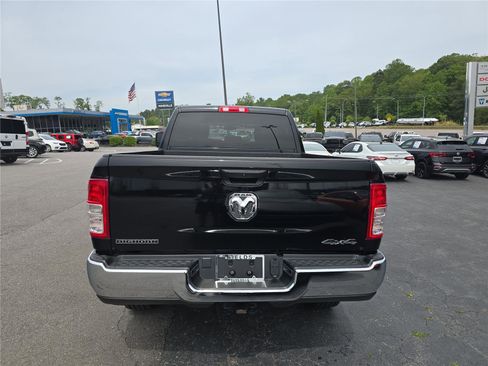 Used 2024 RAM 2500 Big Horn w/ Bed Utility Group AWD/4WD image 4