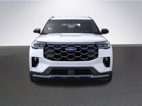 New 2026 Ford Explorer Platinum w/ LUX Leather Package AWD/4WD image 6