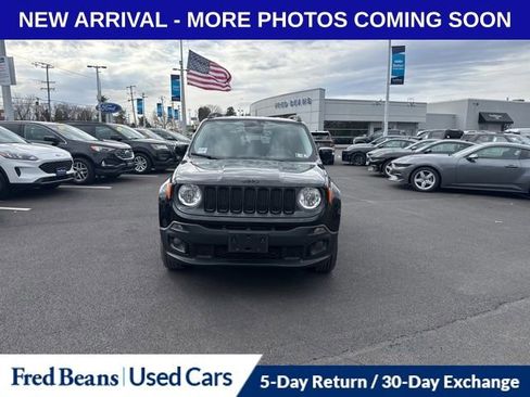 Used 2017 Jeep Renegade Altitude AWD/4WD image 2