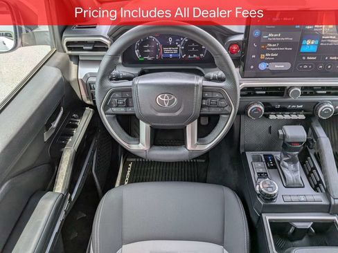 Certified 2025 Toyota Tacoma TRD Off-Road AWD/4WD image 17