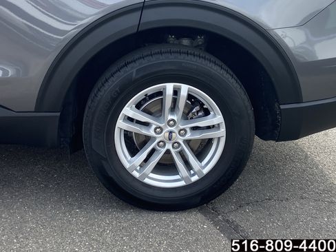 Used 2022 Ford Explorer XLT w/ Equipment Group 202A AWD/4WD image 12