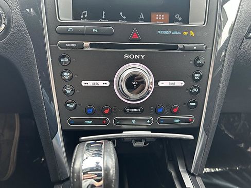 Used 2018 Ford Explorer Sport w/ Equipment Group 401A image 18