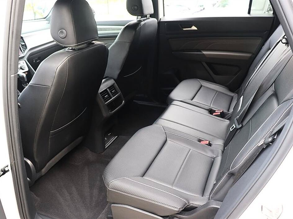 Used 2023 Volkswagen Atlas Cross Sport SE AWD/4WD image 14