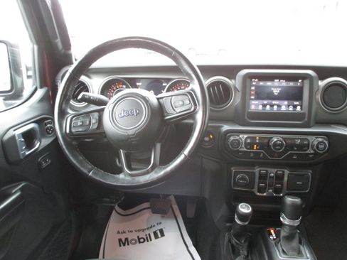 Used 2021 Jeep Gladiator Willys image 12