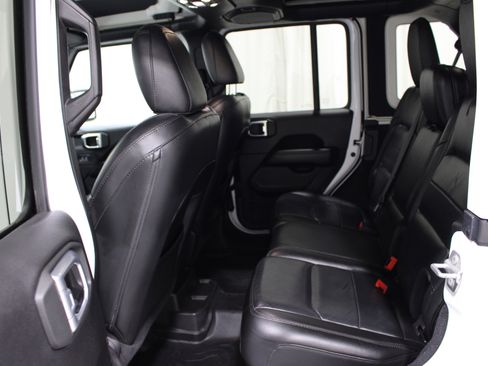 Used 2019 Jeep Wrangler Unlimited Sahara AWD/4WD image 21