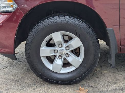 Used 2017 RAM 1500 Express AWD/4WD image 12
