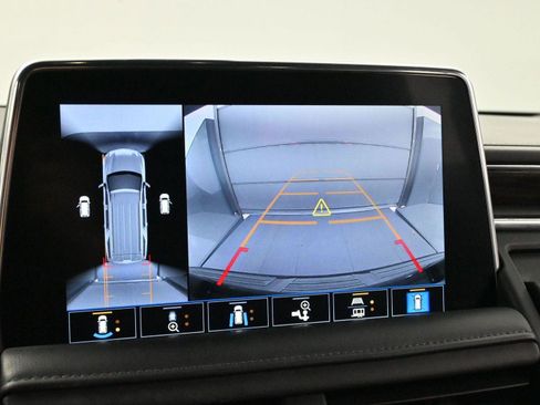 Used 2021 Chevrolet Tahoe Z71 w/ Z71 Signature Package AWD/4WD image 24