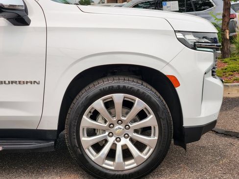 Used 2021 Chevrolet Suburban Premier AWD/4WD image 29