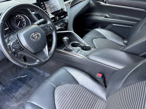 Used 2022 Toyota Camry SE FWD image 11
