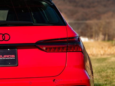 Used 2021 Audi RS 6 4.0 TFSI quattro image 31