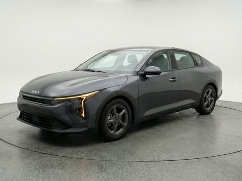 Used 2025 Kia K4 FWD image 3