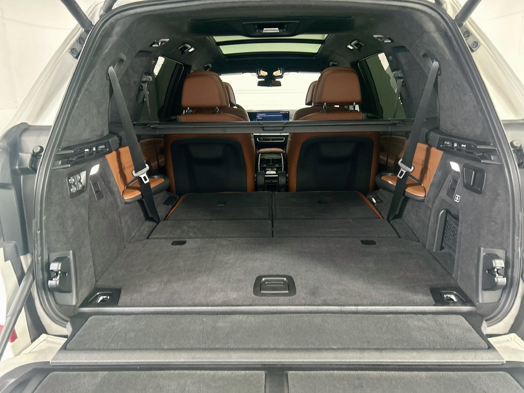 Certified 2025 BMW X7 xDrive40i w/ M Sport Package AWD/4WD image 27