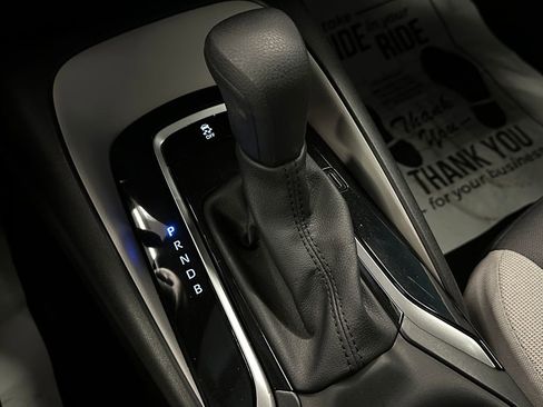 Used 2025 Toyota Corolla LE FWD image 14