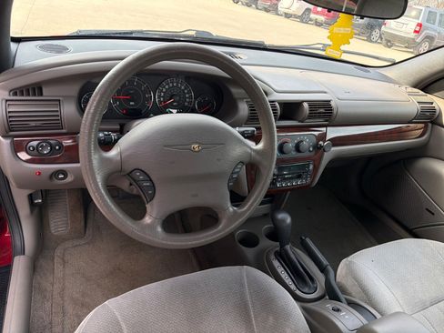 Used 2002 Chrysler Sebring LX image 16