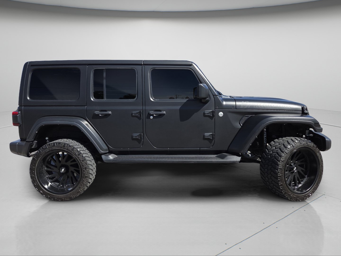 Used 2024 Jeep Wrangler Unlimited Sahara w/ Technology Group AWD/4WD image 25