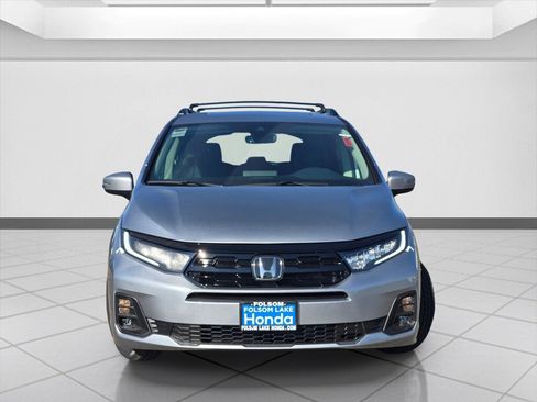 New 2026 Honda Odyssey Touring image 2