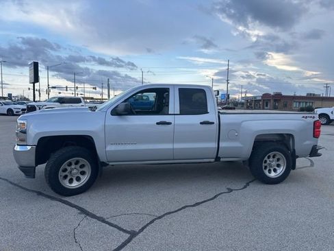 Used 2018 Chevrolet Silverado 1500 W/T w/ Trailering Package image 3