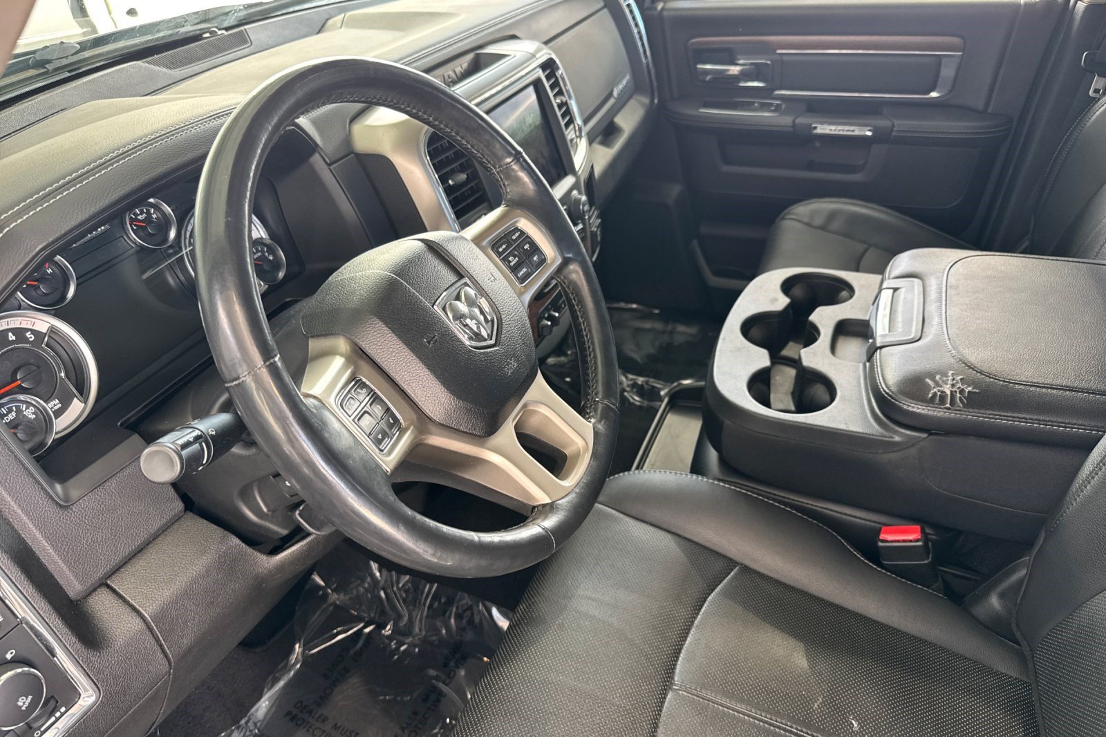 Used 2019 RAM 1500 Laramie AWD/4WD image 11