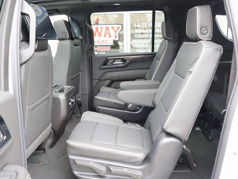 New 2026 GMC Yukon XL Elevation w/ Elevation Premium Package image 27