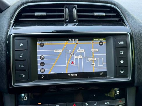 Used 2017 Jaguar F-PACE Prestige AWD/4WD image 12
