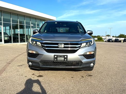 Used 2016 Honda Pilot Touring image 2