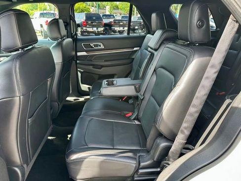 Used 2017 Ford Explorer Limited w/ Equipment Group 301A AWD/4WD image 18