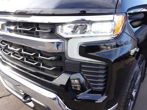 Used 2024 Chevrolet Silverado 1500 LT AWD/4WD image 47