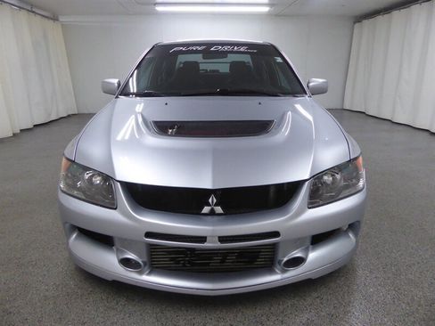 Used 2006 Mitsubishi Lancer Evolution IX image 2