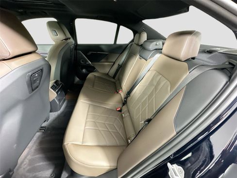 New 2026 BMW 530i xDrive w/ M Sport Package AWD/4WD image 27