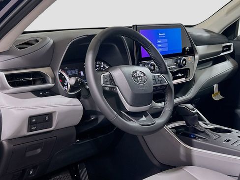 New 2026 Toyota Highlander XLE AWD/4WD image 9