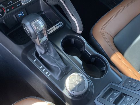 Used 2024 Ford Bronco Outer Banks image 36