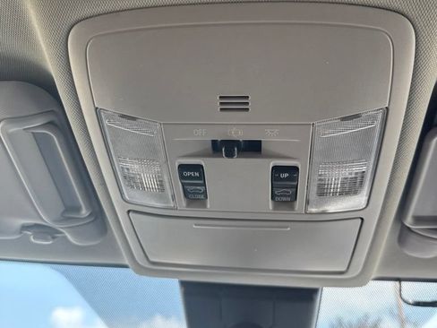 Used 2018 Toyota RAV4 XLE AWD/4WD image 27