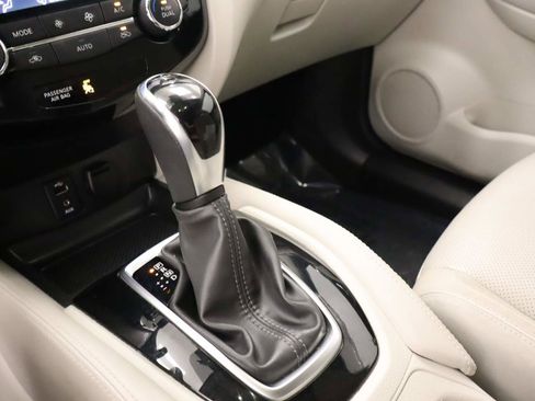 Used 2017 Nissan Rogue Sport SL w/ SL Premium Package AWD/4WD image 9