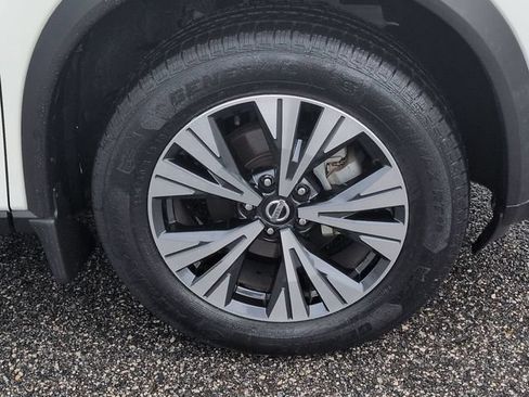 Used 2021 Nissan Rogue SV FWD image 11
