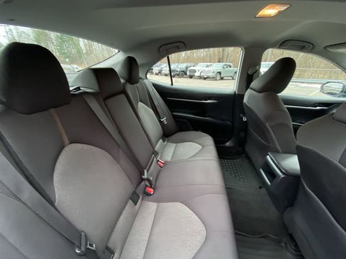 Used 2020 Toyota Camry LE image 28
