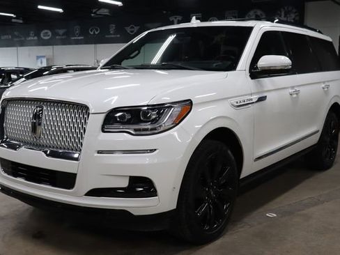 Used 2023 Lincoln Navigator Reserve RWD image 1
