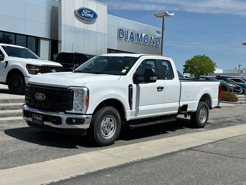 New 2026 Ford F250 XL w/ XL Chrome Package RWD image 2