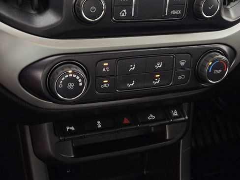 Used 2022 Chevrolet Colorado LT w/ Fleet Safety Package RWD image 10