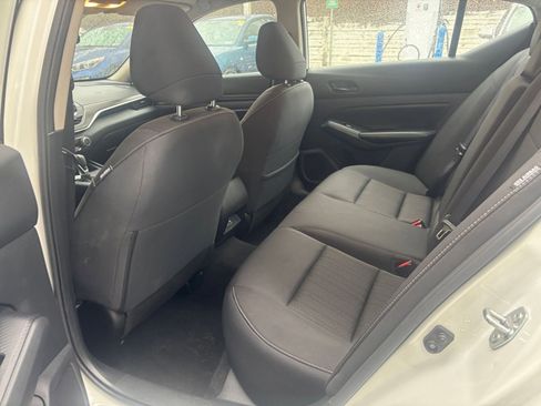 Used 2025 Nissan Altima 2.5 SV image 27