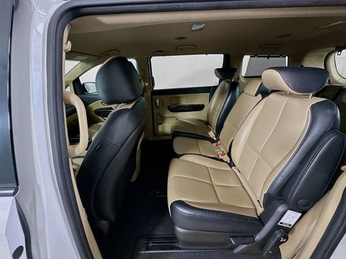 Used 2016 Kia Sedona EX FWD image 23