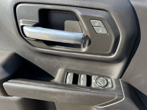 Used 2023 Chevrolet Silverado 1500 Custom image 13